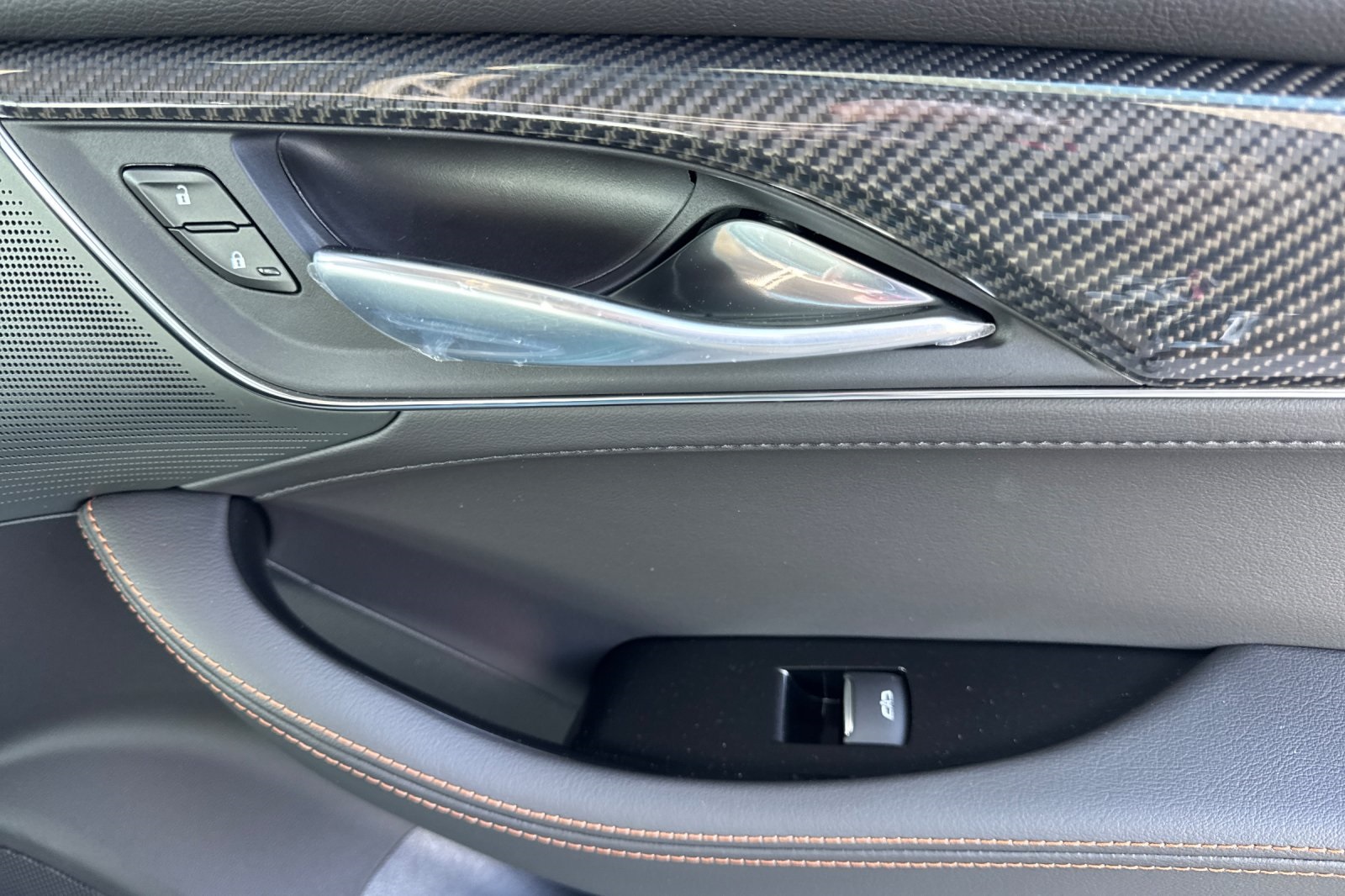 Vehicle image 18 of 33
