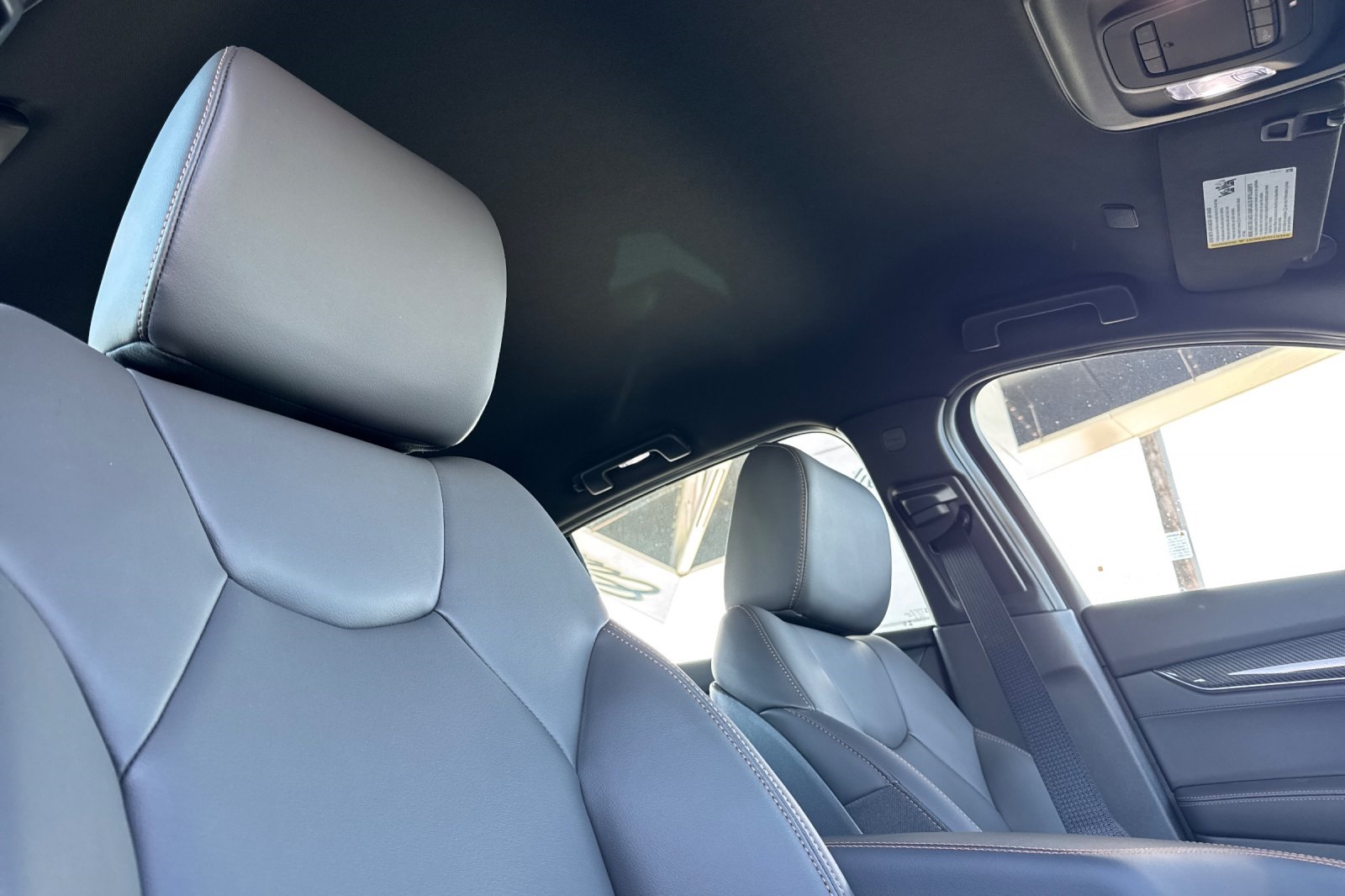 Vehicle image 17 of 33