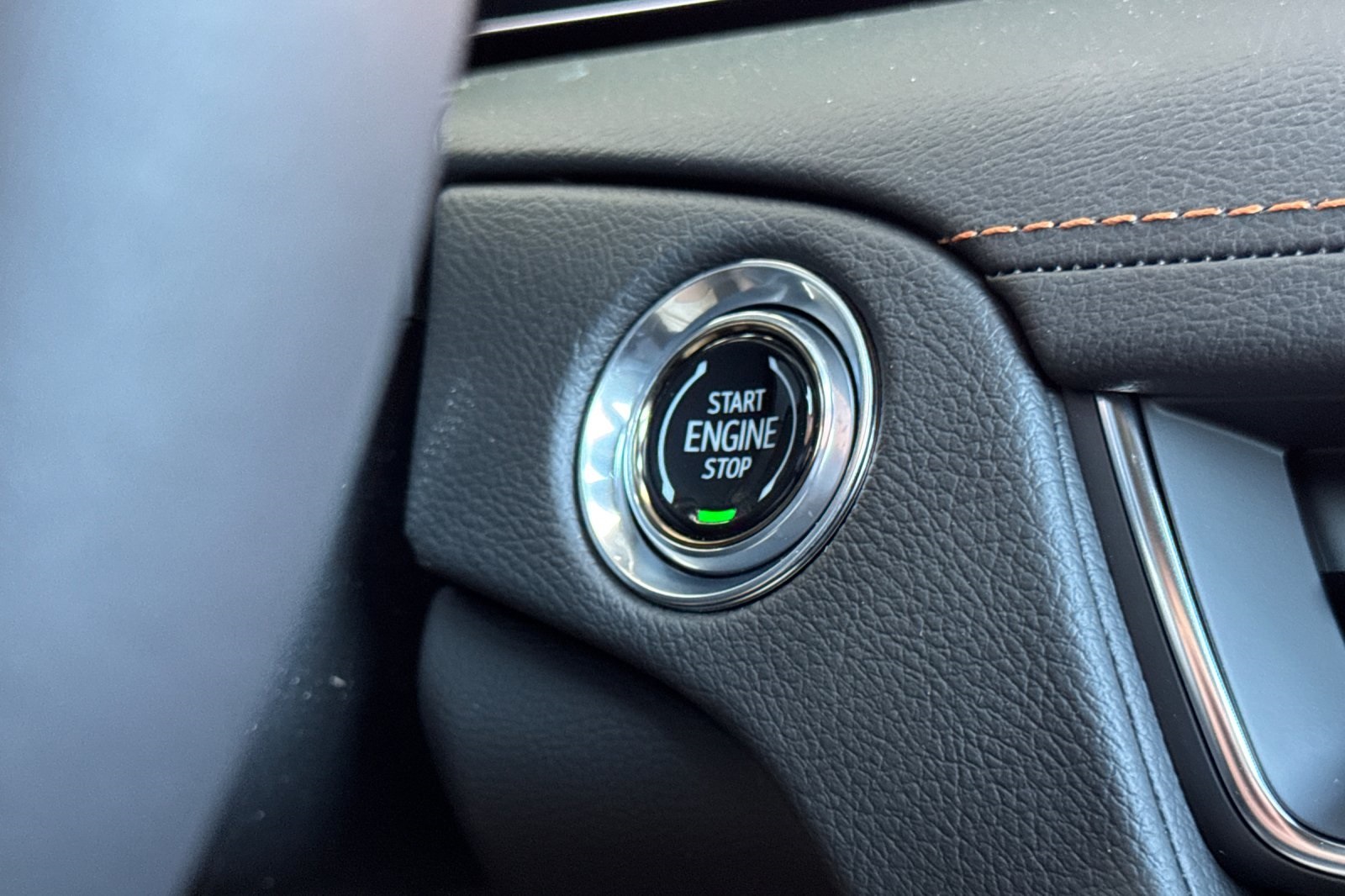 Vehicle image 25 of 33