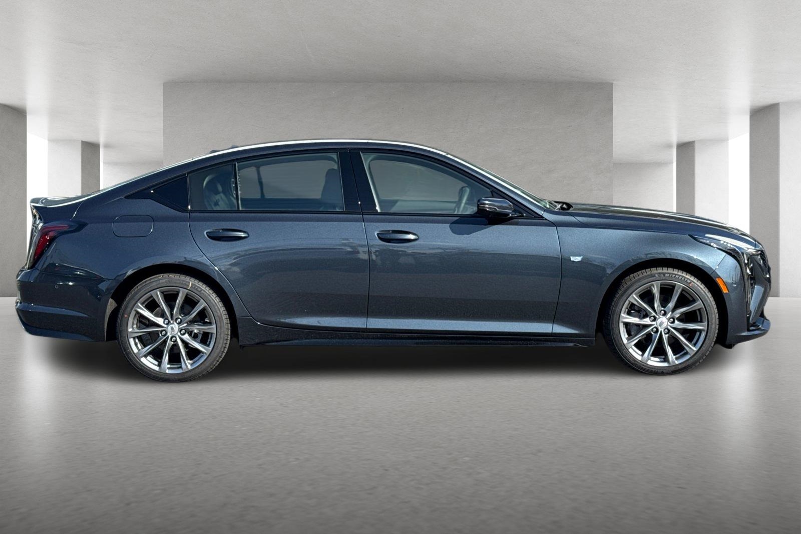 Vehicle image 4 of 33