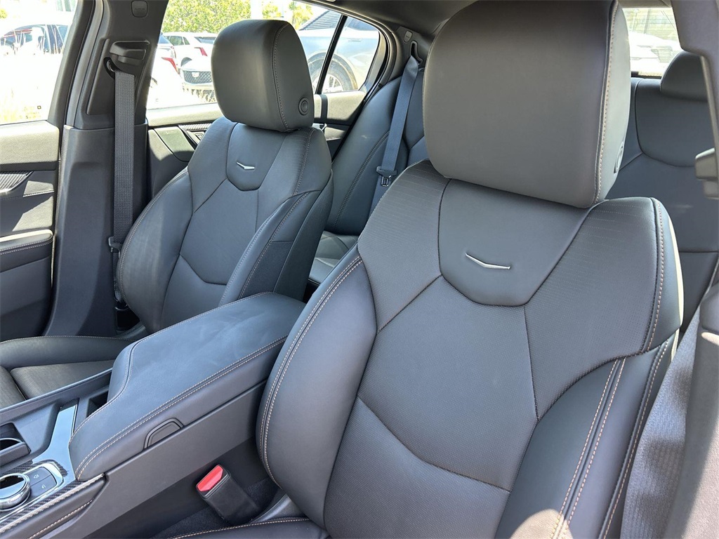 Vehicle image 9 of 35