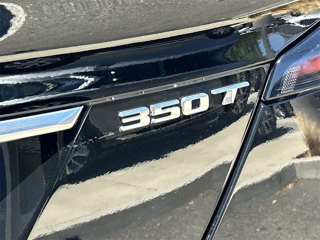 Vehicle image 29 of 35
