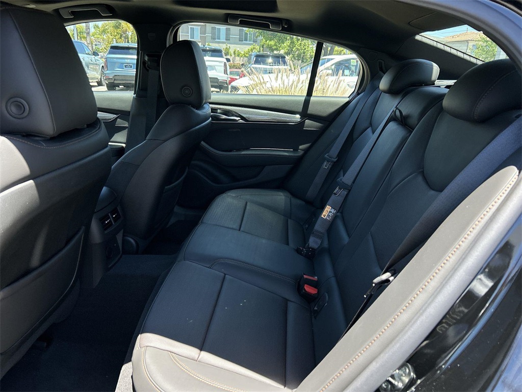 Vehicle image 10 of 35