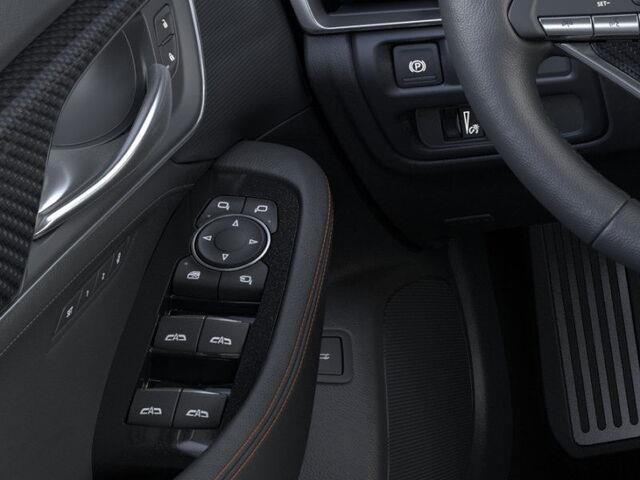 Vehicle image 21 of 24