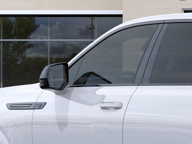 Vehicle image 32 of 44