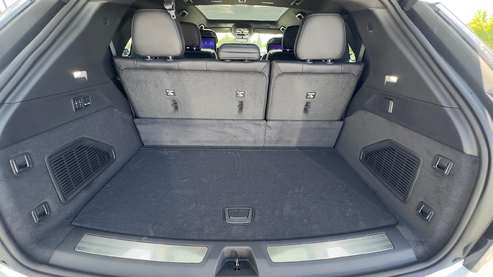 Vehicle image 13 of 44