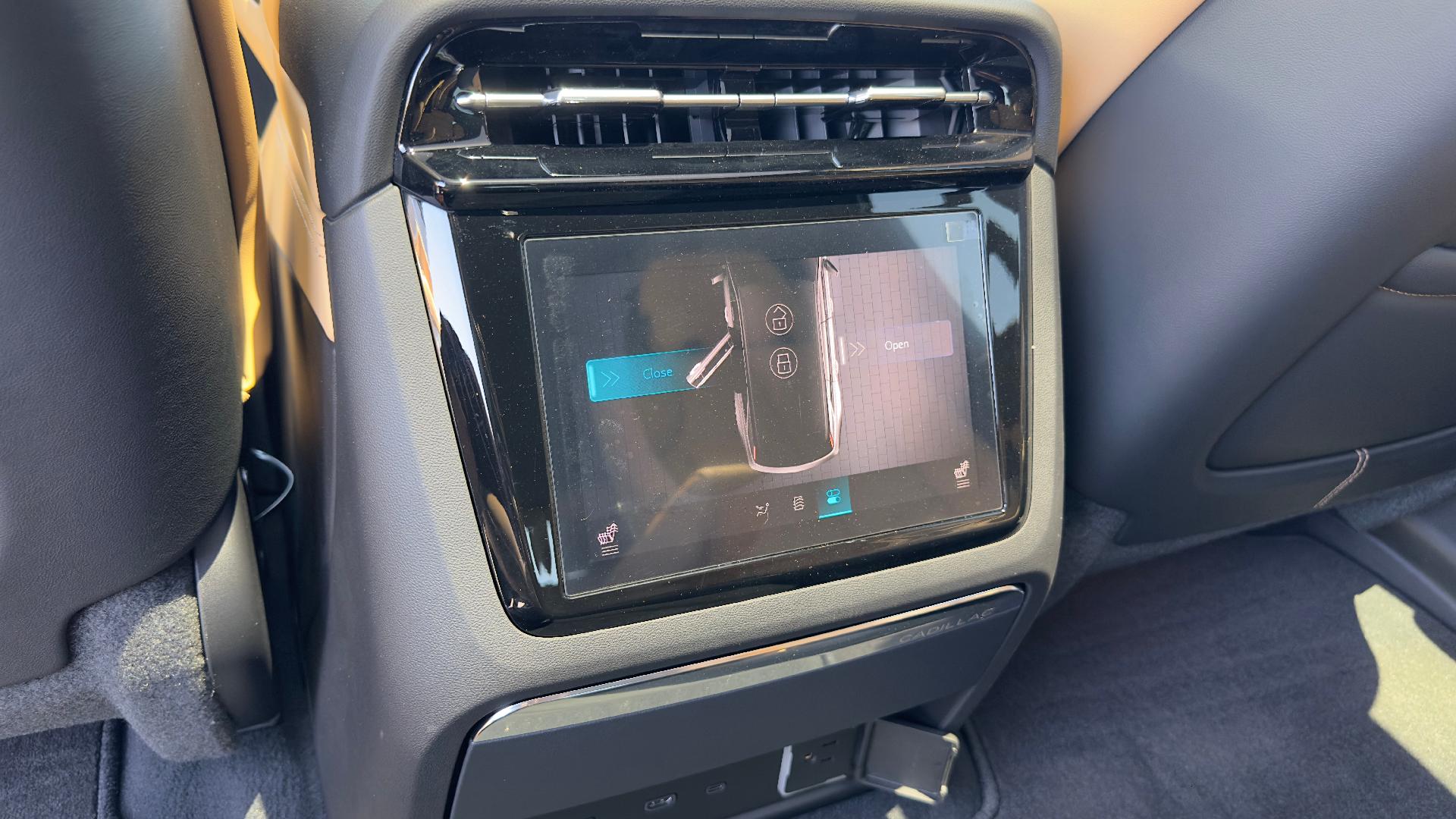 Vehicle image 21 of 47
