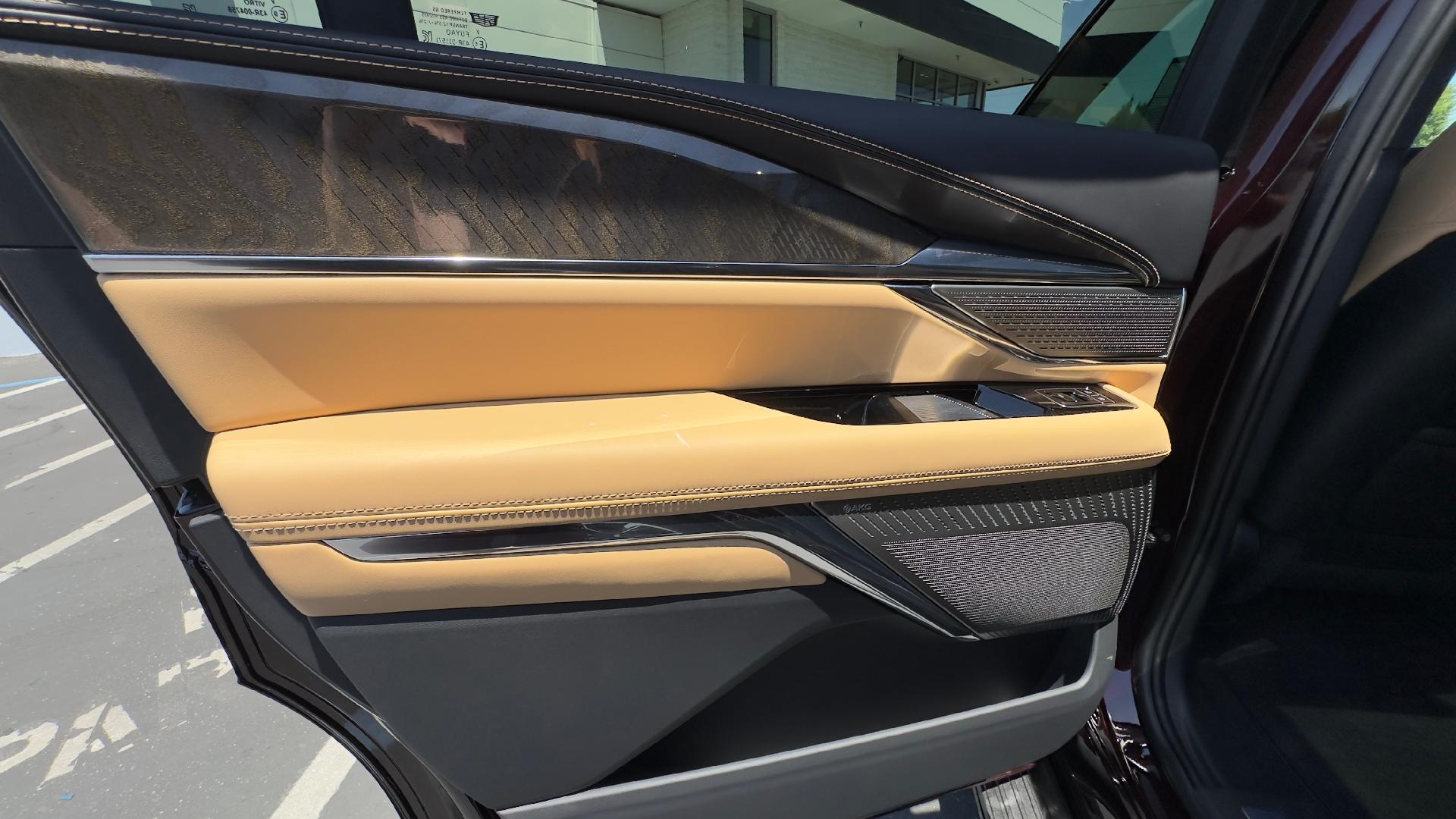 Vehicle image 14 of 47