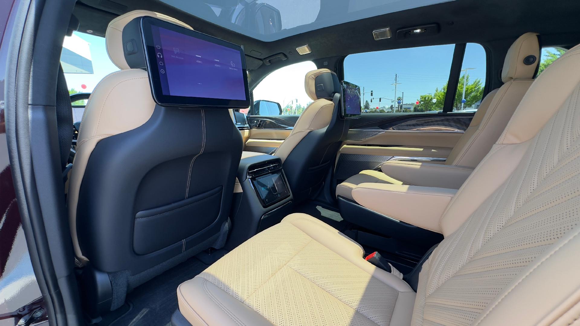 Vehicle image 19 of 47