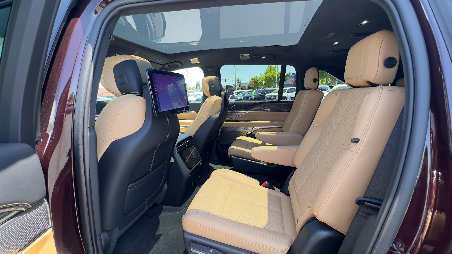 Vehicle image 15 of 47