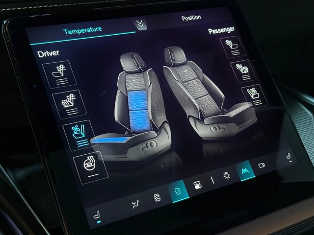 2025 Cadillac Escalade 4WD Premium Luxury Image 49 of 62