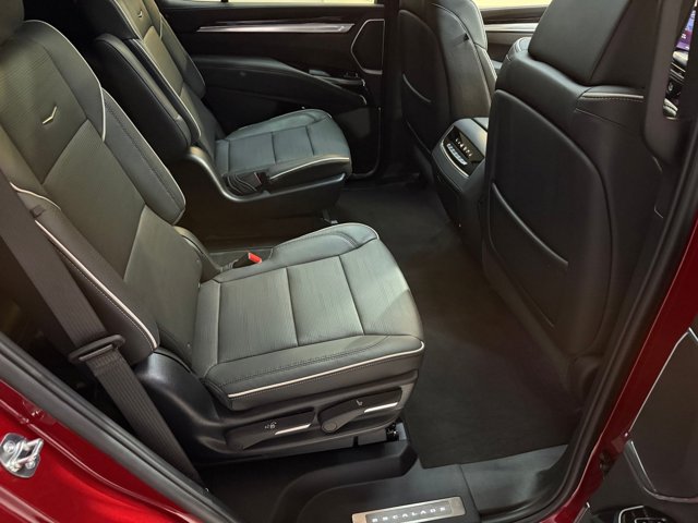 2025 Cadillac Escalade 4WD Premium Luxury Image 13 of 62