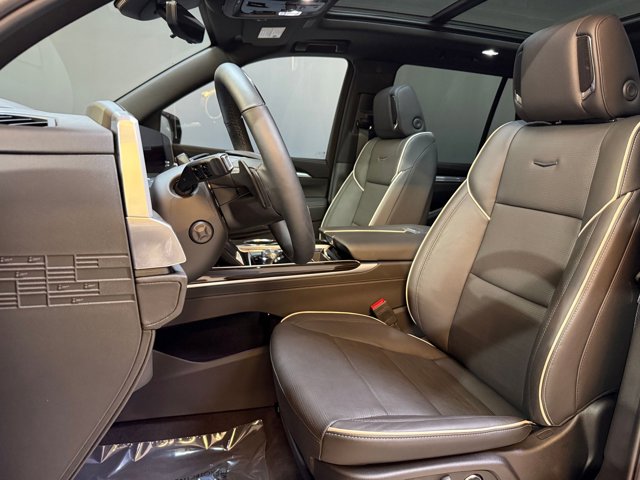 2025 Cadillac Escalade 4WD Premium Luxury Image 19 of 62