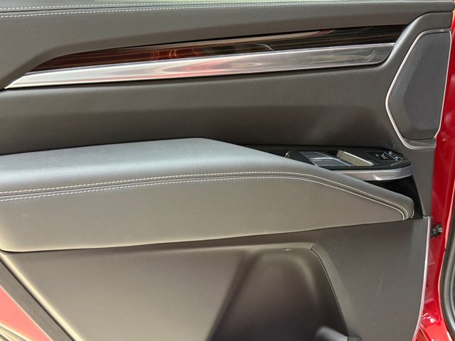 2025 Cadillac Escalade 4WD Premium Luxury Image 34 of 62