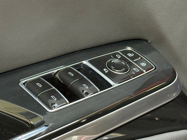 2025 Cadillac Escalade 4WD Premium Luxury Image 43 of 62