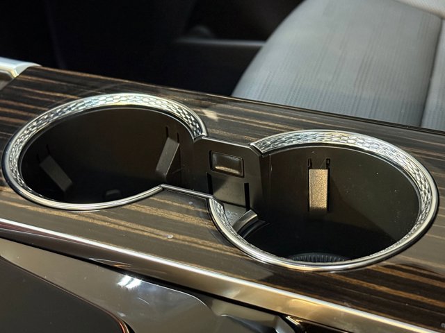 2025 Cadillac Escalade 4WD Premium Luxury Image 58 of 62