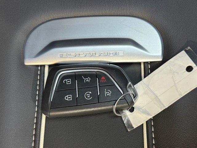 2025 Cadillac Escalade 4WD Premium Luxury Image 41 of 62
