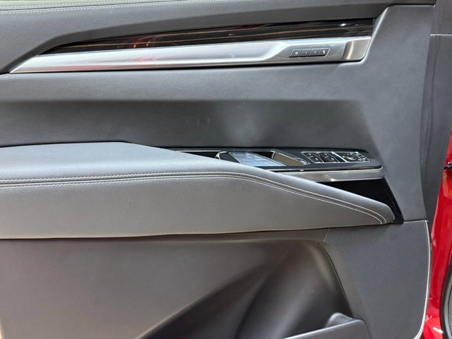 2025 Cadillac Escalade 4WD Premium Luxury Image 33 of 62