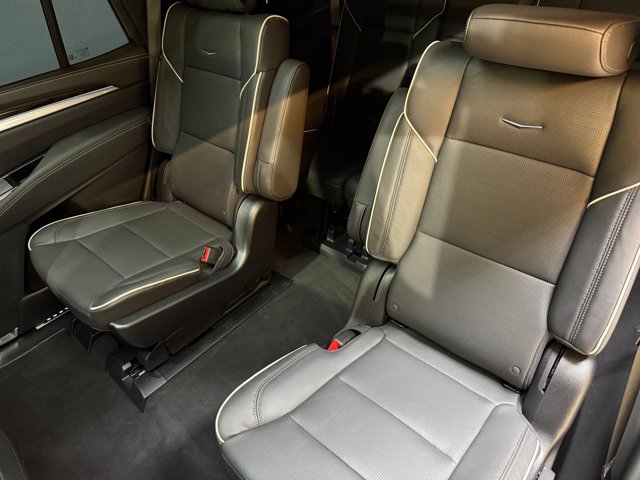 2025 Cadillac Escalade 4WD Premium Luxury Image 15 of 62