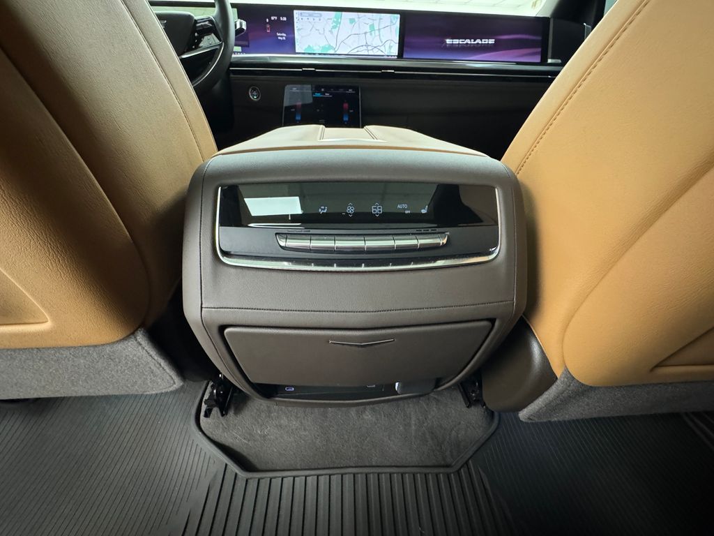 Vehicle image 31 of 46