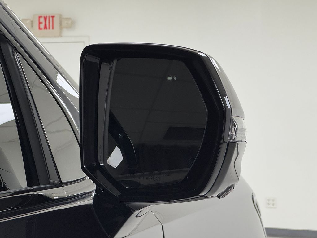 Vehicle image 40 of 46