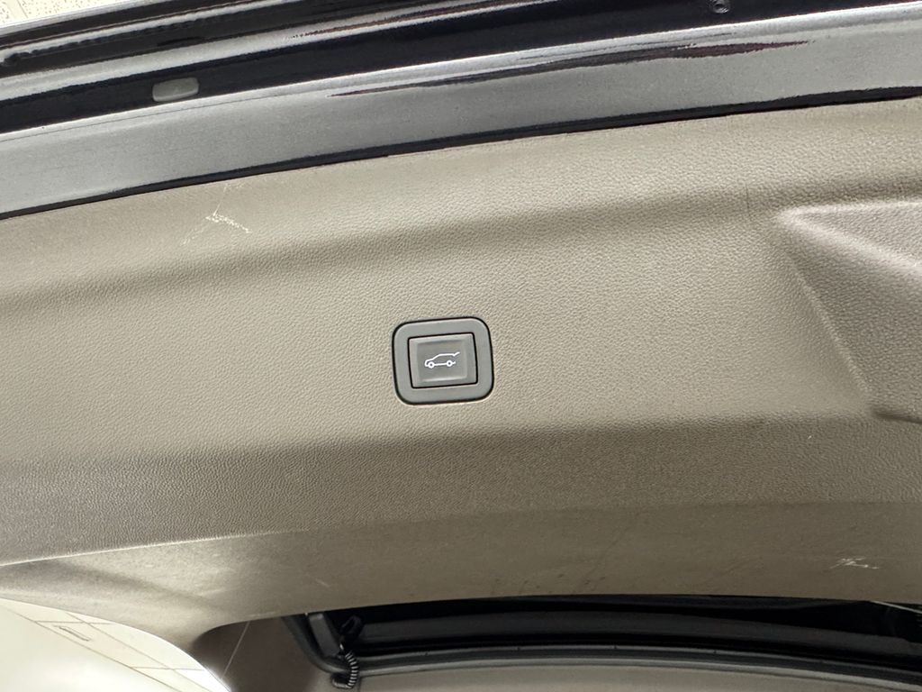 Vehicle image 35 of 46