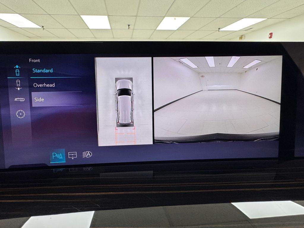 Vehicle image 21 of 46