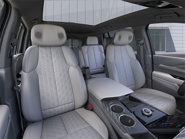 Vehicle image 16 of 24