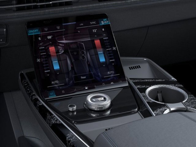 2025 Cadillac Escalade IQ Luxury 1 Image 17 of 24