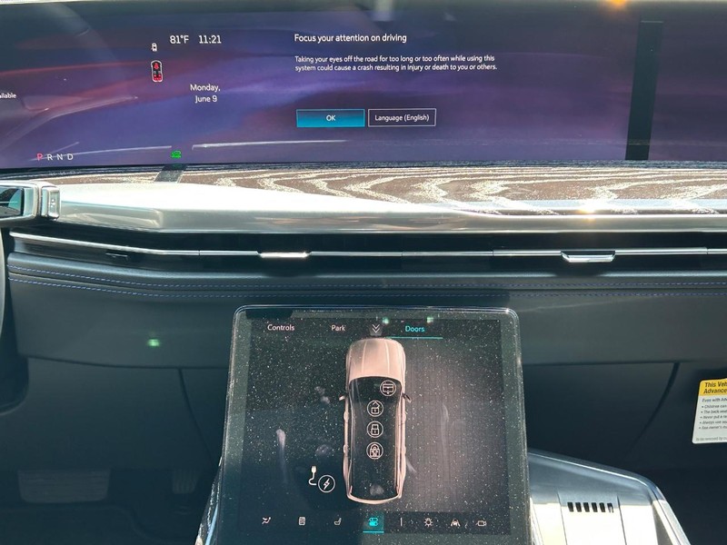 Vehicle image 17 of 23