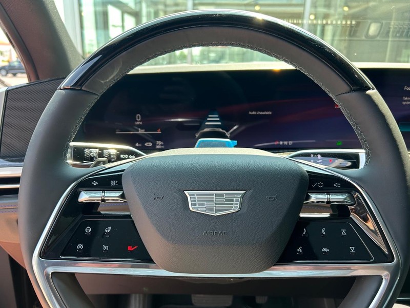 Vehicle image 14 of 23
