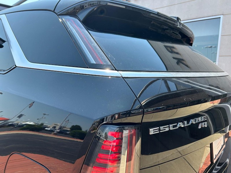 Vehicle image 10 of 23