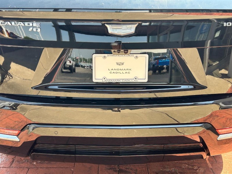 Vehicle image 12 of 23