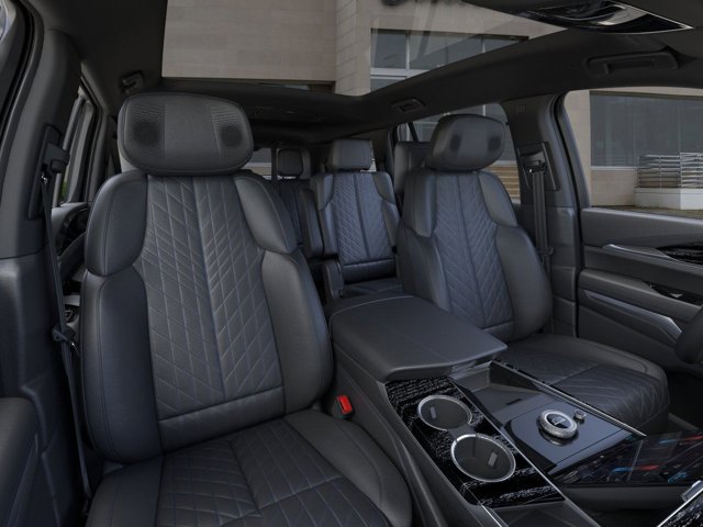 Vehicle image 16 of 24