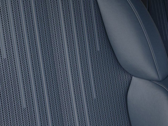 Vehicle image 21 of 24