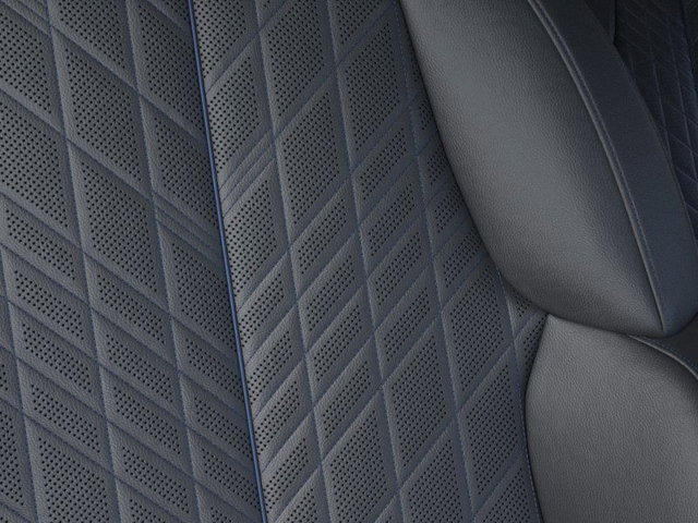 Vehicle image 21 of 24
