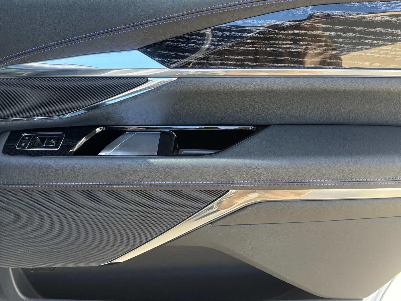 Vehicle image 40 of 53