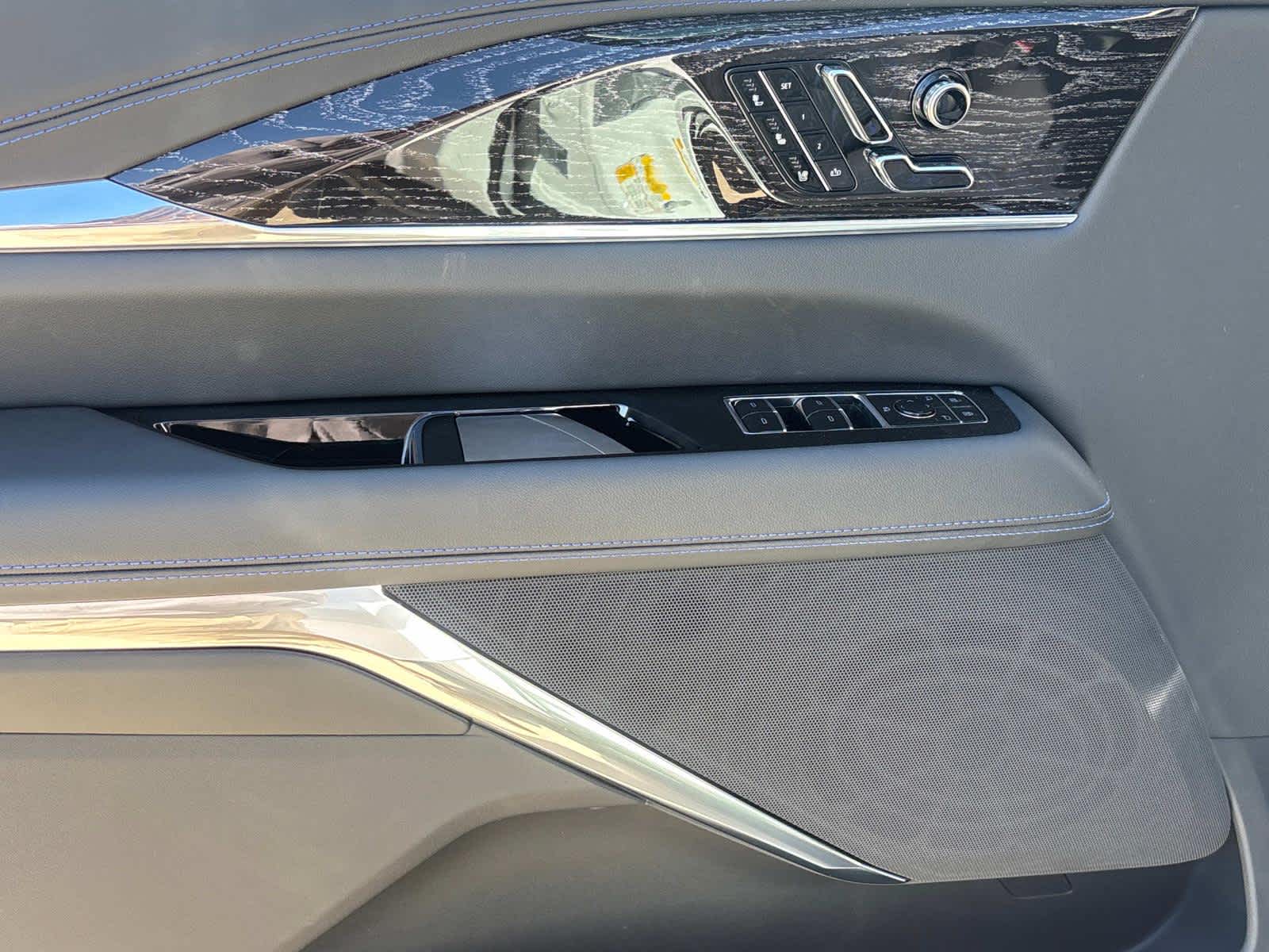 Vehicle image 24 of 53
