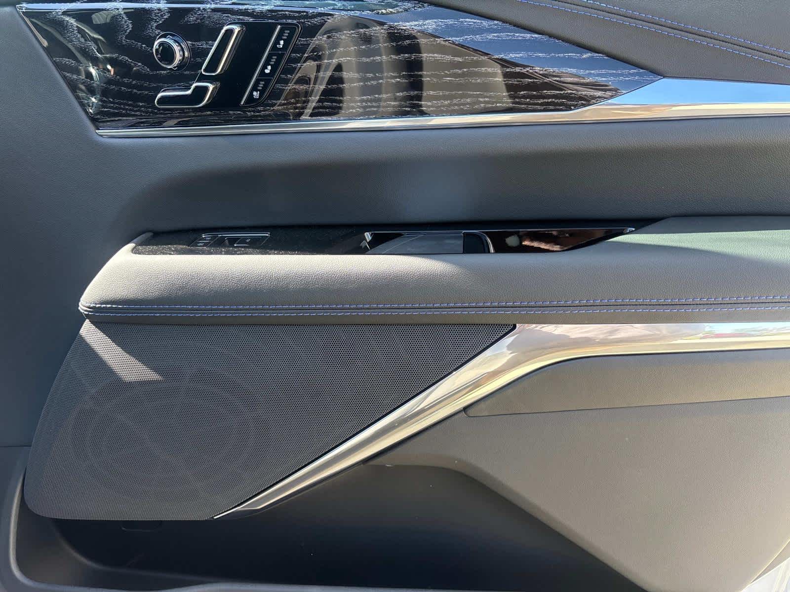 Vehicle image 44 of 53