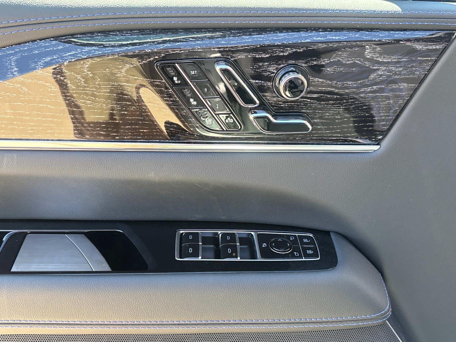 Vehicle image 25 of 53