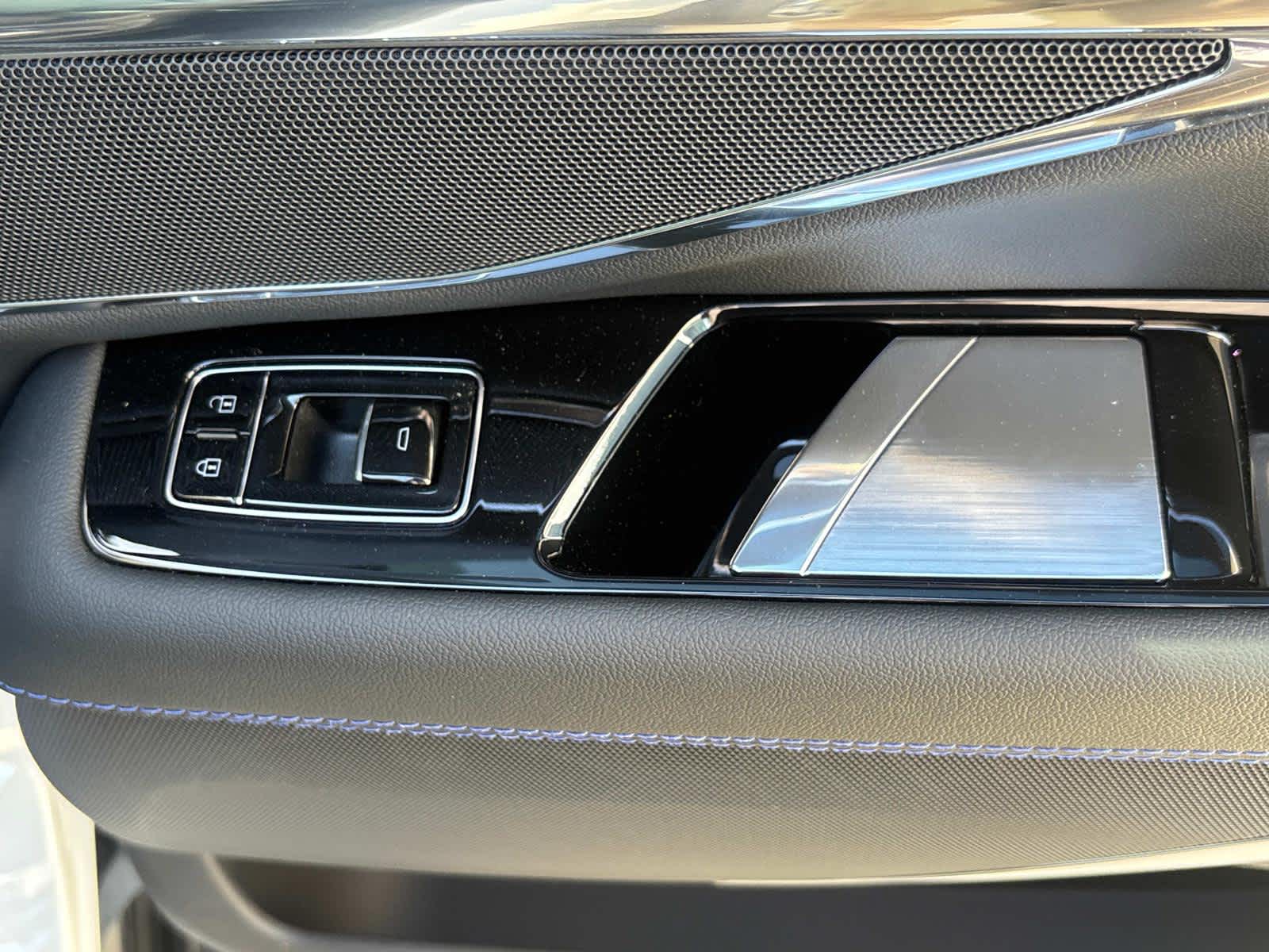 Vehicle image 41 of 53