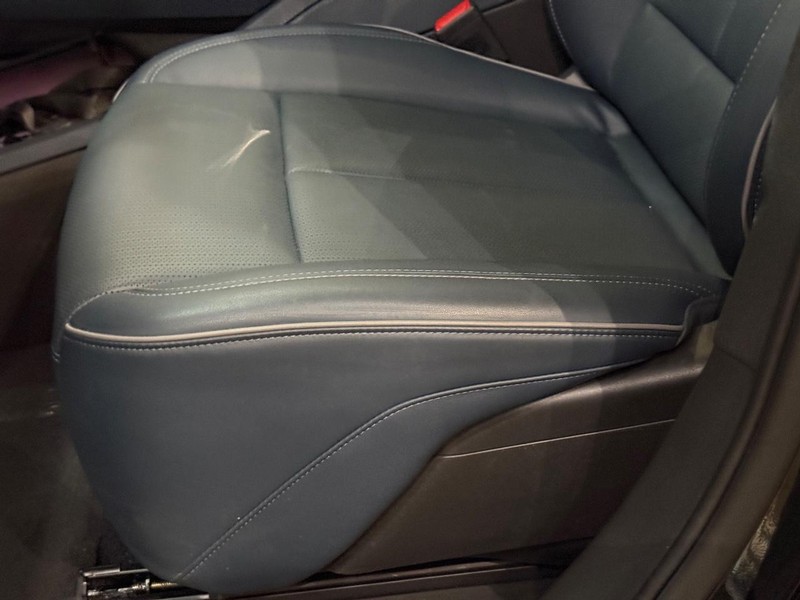Vehicle image 9 of 24