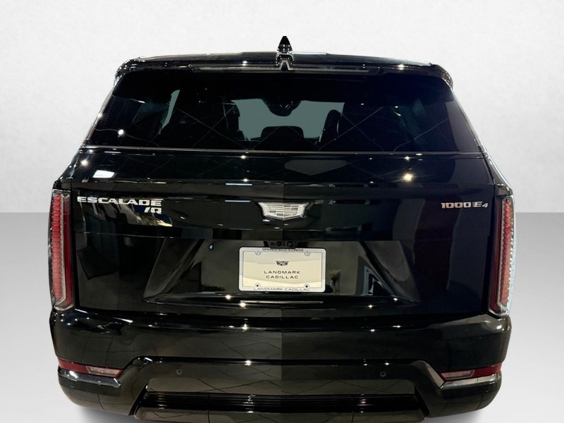 Vehicle image 5 of 24