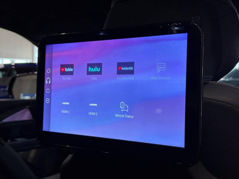 Vehicle image 14 of 24