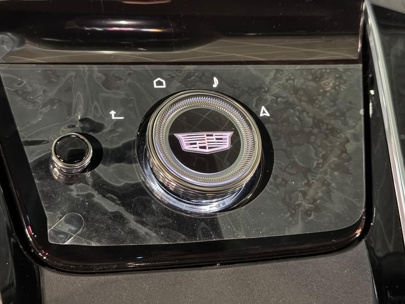 Vehicle image 22 of 24