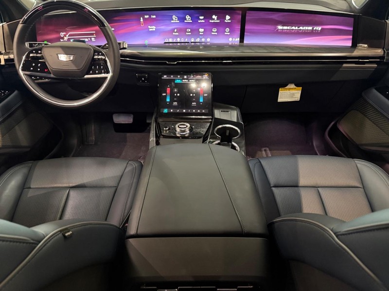 Vehicle image 11 of 24