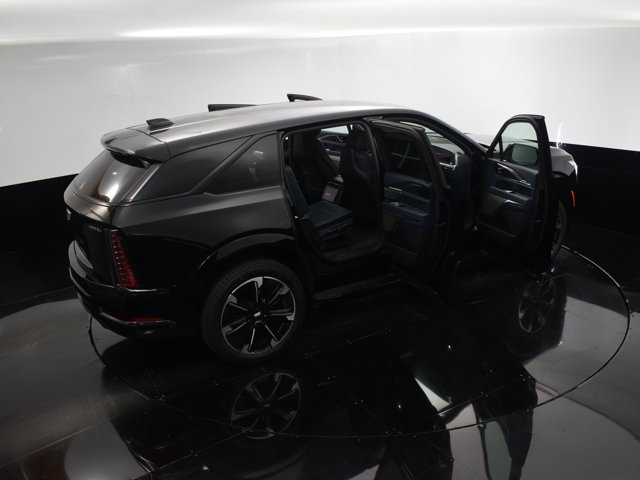 Vehicle image 21 of 43
