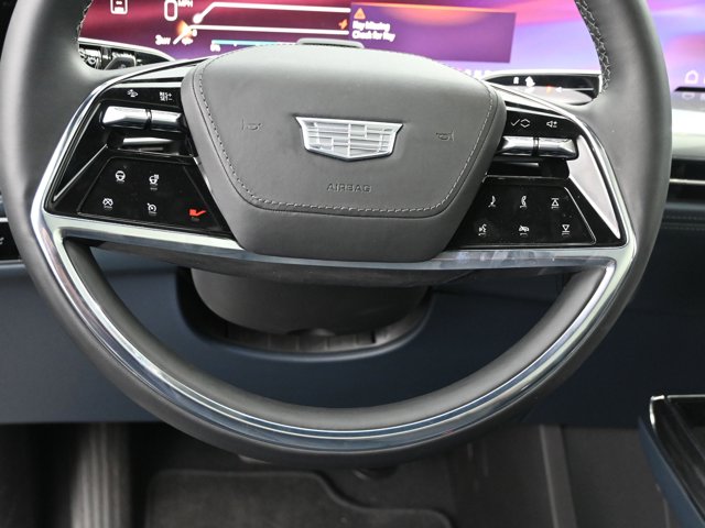 Vehicle image 33 of 43