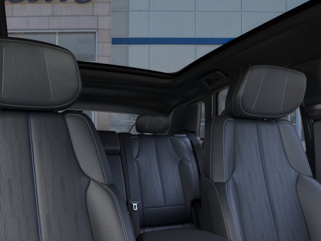 Vehicle image 24 of 33