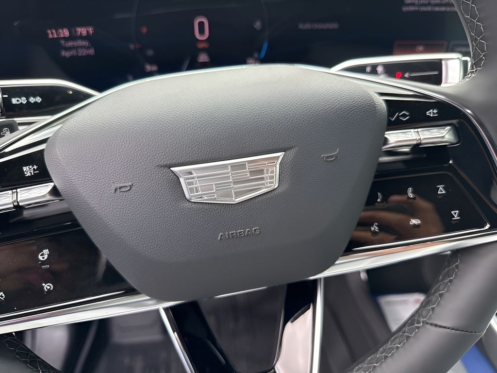 Vehicle image 23 of 39